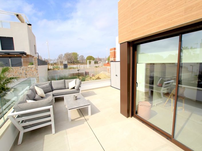 Image No.32-3 Bed Property for sale