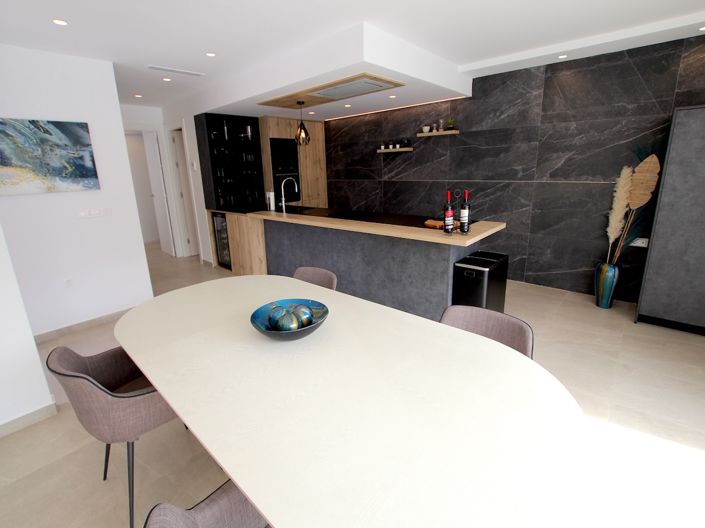 Image No.6-3 Bed Property for sale