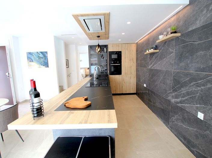 Image No.7-3 Bed Property for sale