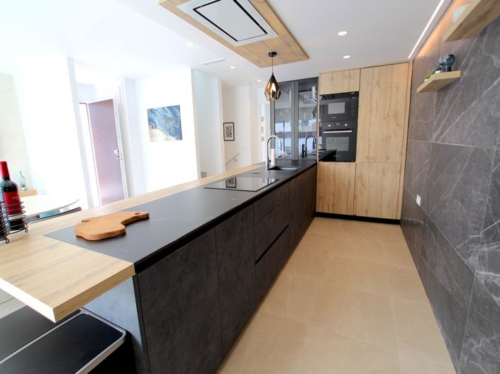 Image No.8-3 Bed Property for sale