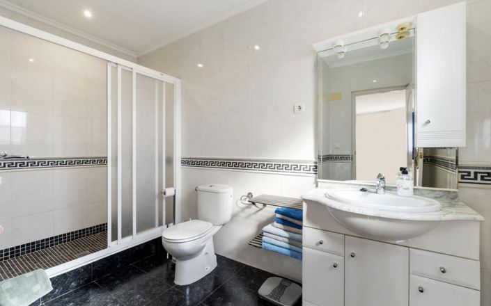 Image No.15-4 Bed Villa for sale