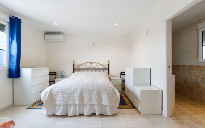 Image No.21-4 Bed Villa for sale