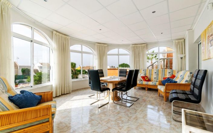 Image No.3-4 Bed Villa for sale