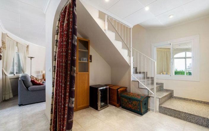 Image No.9-4 Bed Villa for sale