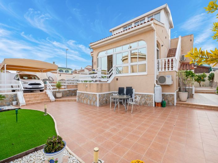 Image No.3-3 Bed Villa for sale