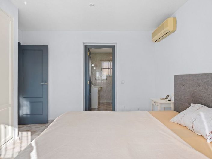 Image No.19-2 Bed Villa for sale