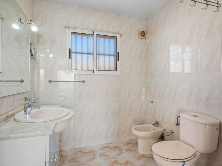 Image No.20-2 Bed Villa for sale