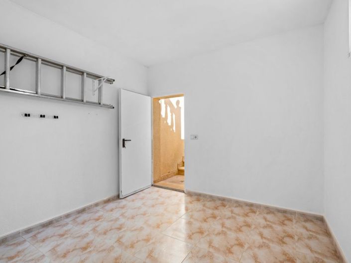 Image No.23-2 Bed Villa for sale