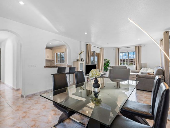 Image No.8-2 Bed Villa for sale