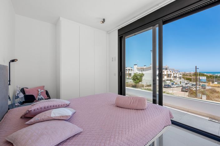 Image No.18-4 Bed Villa for sale