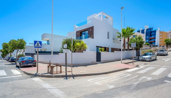 Image No.46-4 Bed Villa for sale