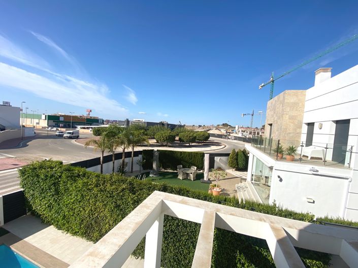 Image No.24-3 Bed Villa for sale