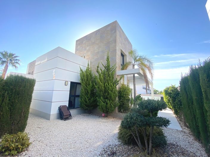 Image No.31-3 Bed Villa for sale