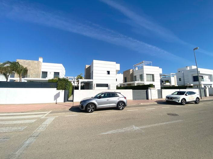 Image No.33-3 Bed Villa for sale