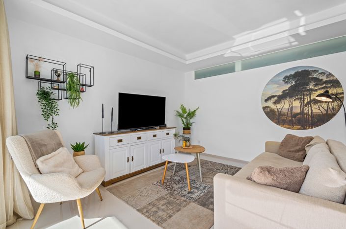 Image No.8-2 Bed Apartment for sale