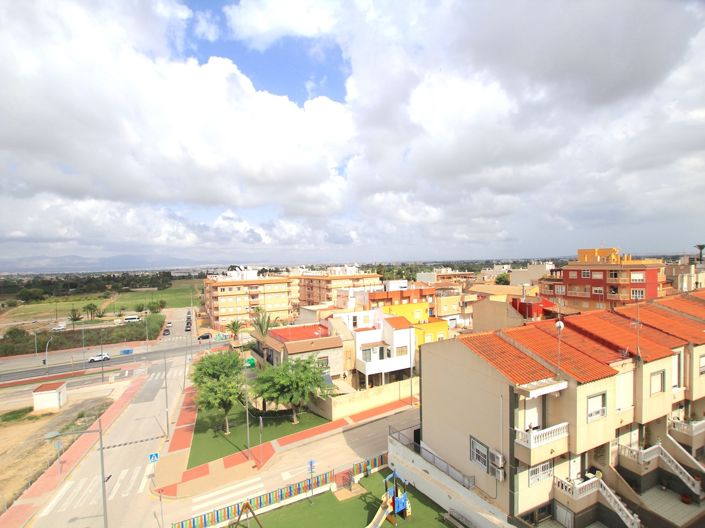 Image No.20-2 Bed Apartment for sale