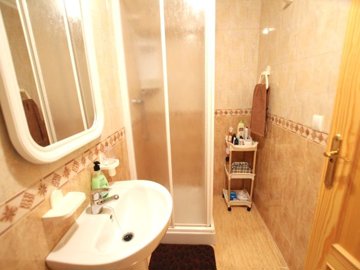 49183_spacious_2_bedroom_2_bathroom_apartment_with_secure_parking_201025154004_img_9195