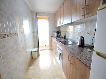 49183_spacious_2_bedroom_2_bathroom_apartment_with_secure_parking_201025154008_img_9179