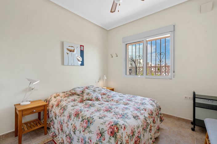 Image No.14-2 Bed Townhouse for sale