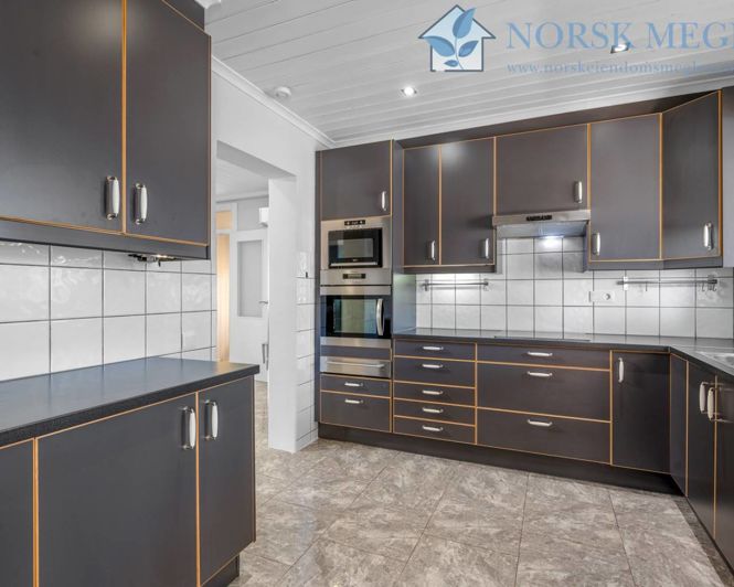 Image No.10-7 Bed Villa for sale