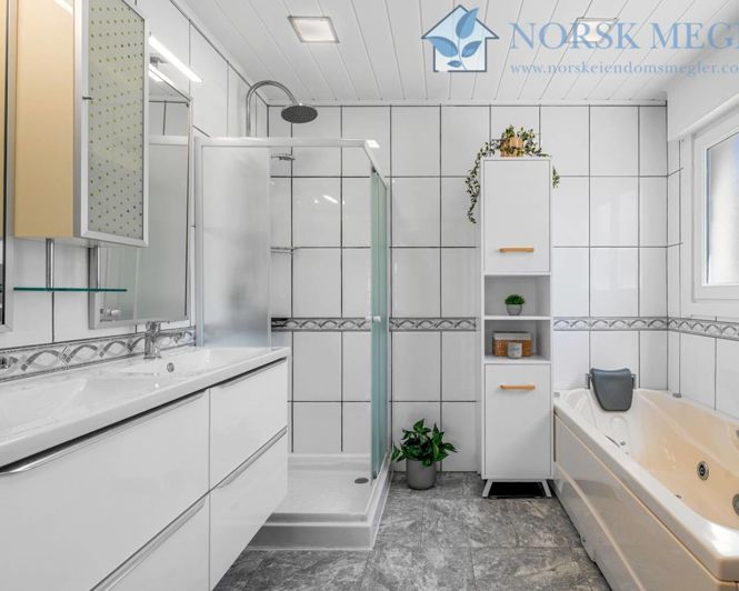 Image No.20-7 Bed Villa for sale