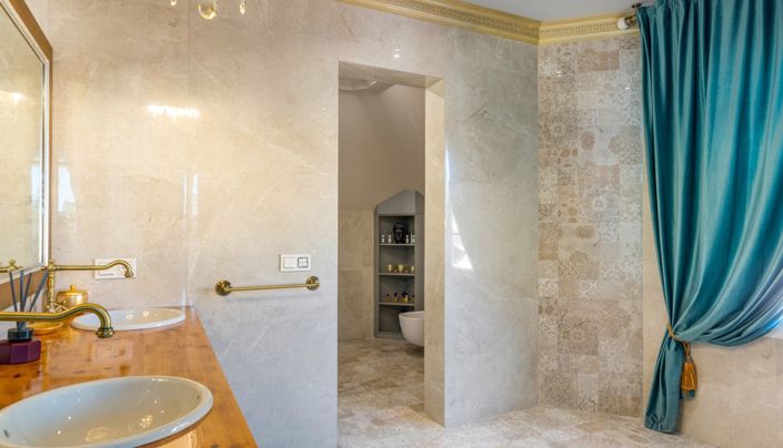 Image No.34-5 Bed Villa for sale