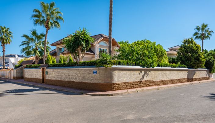 Image No.55-5 Bed Villa for sale