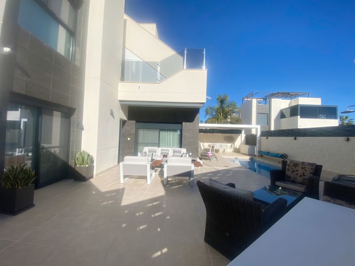 Image No.34-3 Bed Villa for sale