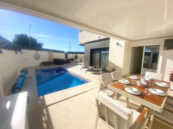 Image No.40-3 Bed Villa for sale