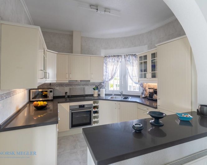 Image No.12-2 Bed Villa for sale