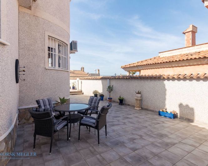 Image No.33-2 Bed Villa for sale