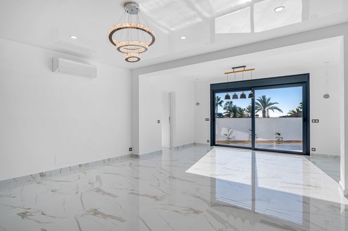 Image No.3-Villa de 4 chambres à vendre à Ciudad Quesada