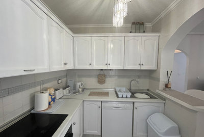 o_1jaccsur66i647014v03jn1j1v3g