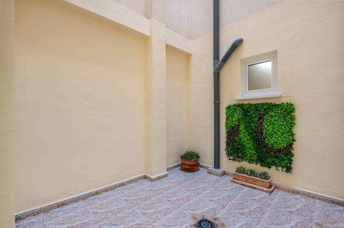 Image No.20-2 Bed Apartment for sale