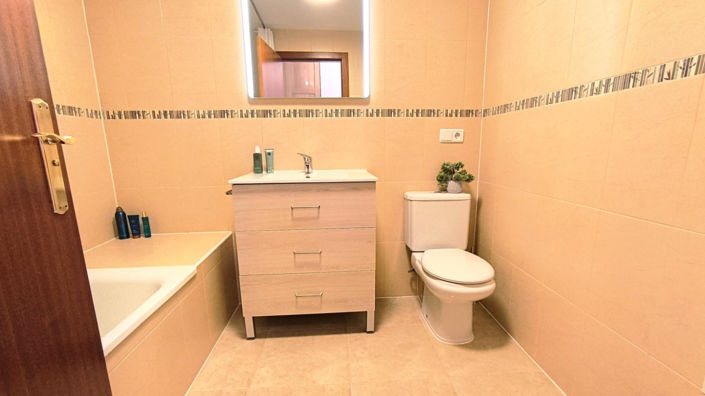 Image No.12-4 Bed Townhouse for sale