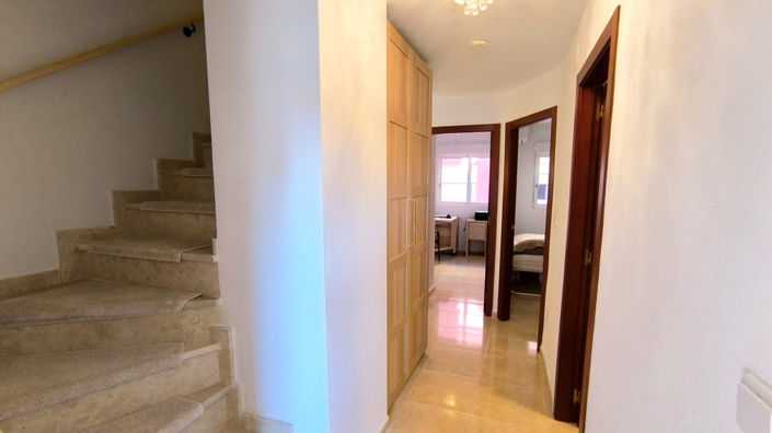 Image No.16-4 Bed Townhouse for sale