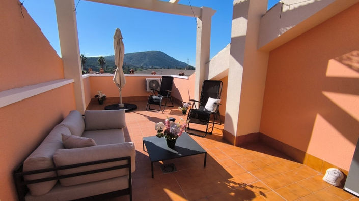 Image No.17-4 Bed Townhouse for sale