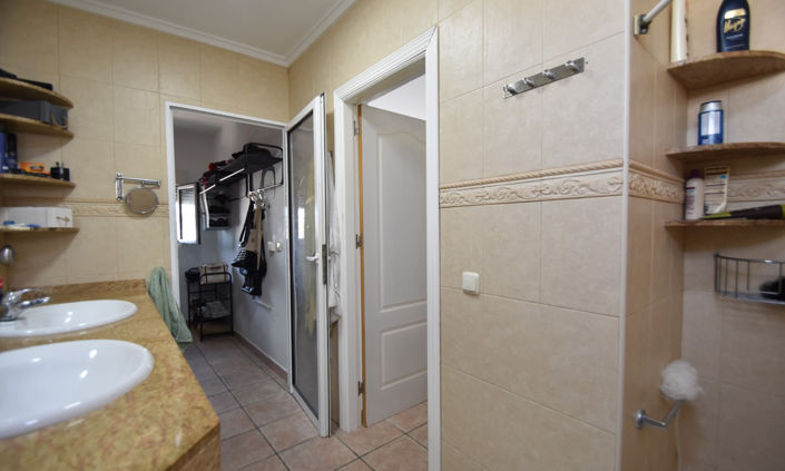 Image No.17-4 Bed Villa for sale