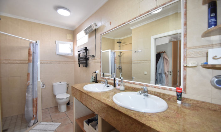 Image No.18-4 Bed Villa for sale