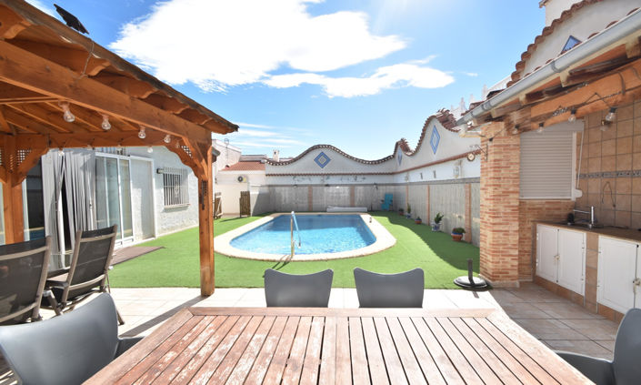 Image No.39-4 Bed Villa for sale