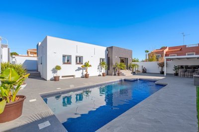 5 Bed Villa for sale