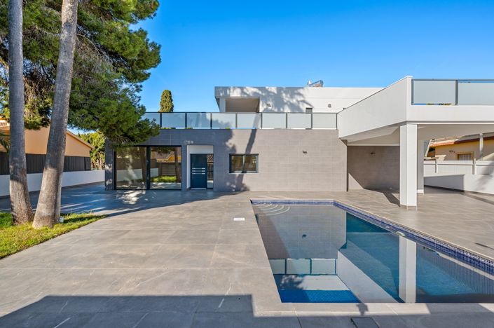 Image No.1-4 Bed Villa for sale