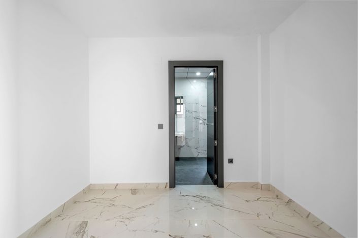 Image No.23-4 Bed Villa for sale