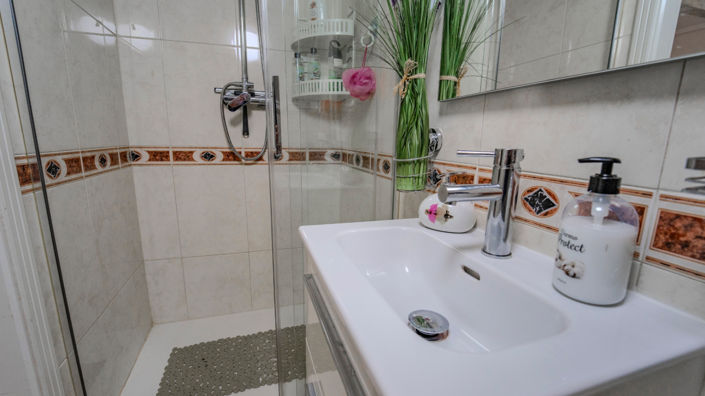 Image No.21-2 Bed Townhouse for sale