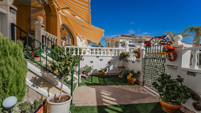 Image No.47-2 Bed Townhouse for sale