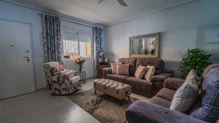 Image No.7-2 Bed Townhouse for sale