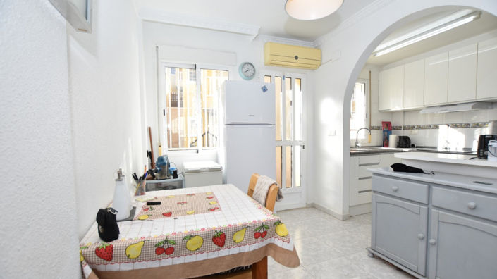 Image No.11-2 Bed Townhouse for sale