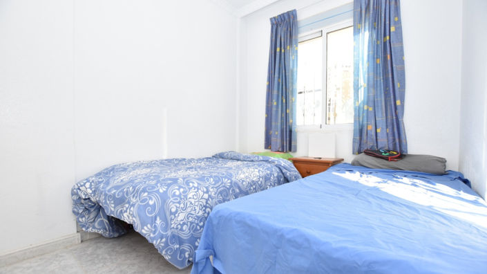 Image No.13-2 Bed Townhouse for sale