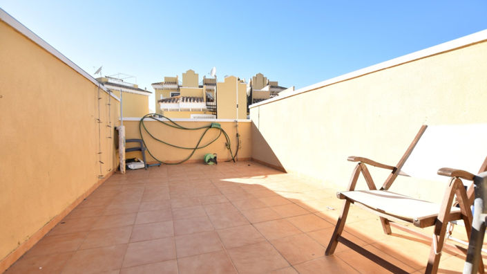 Image No.20-2 Bed Townhouse for sale