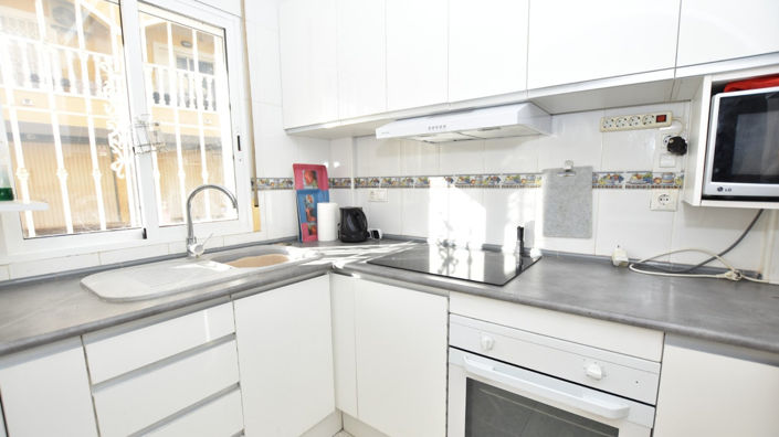 Image No.8-2 Bed Townhouse for sale